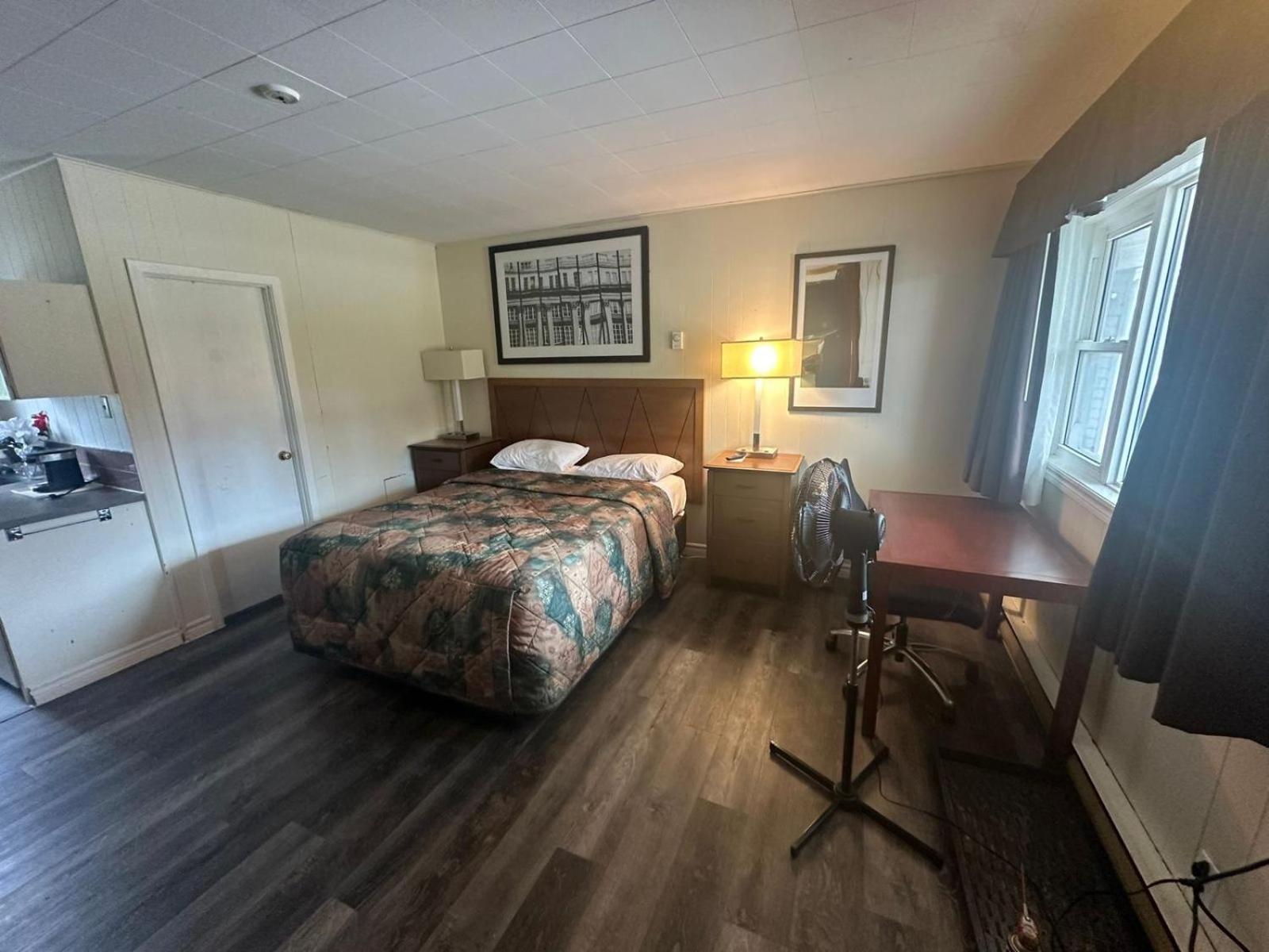 Pine Ridge Motel 蒂明斯 外观 照片