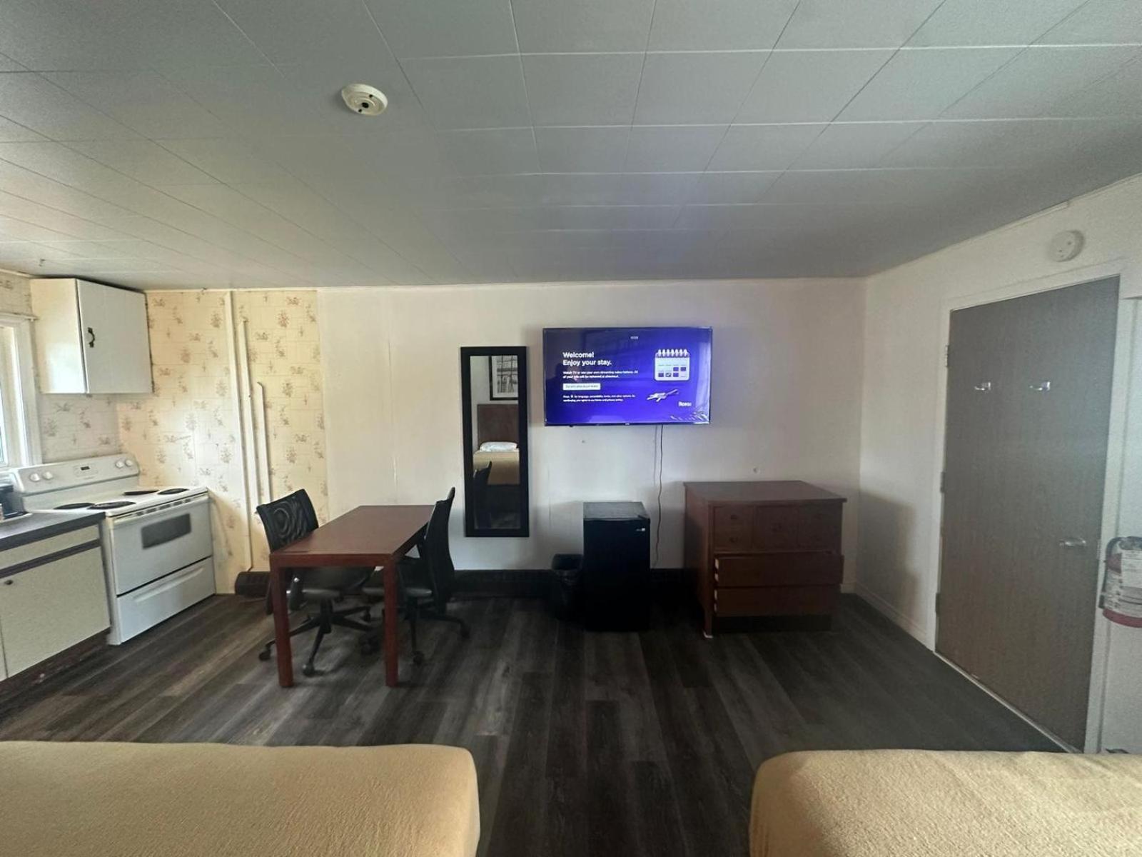 Pine Ridge Motel 蒂明斯 外观 照片