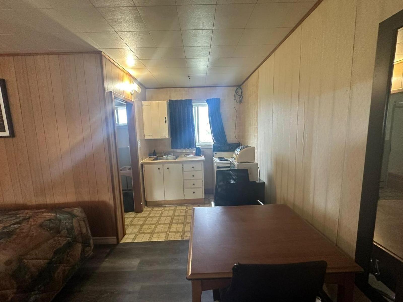 Pine Ridge Motel 蒂明斯 外观 照片